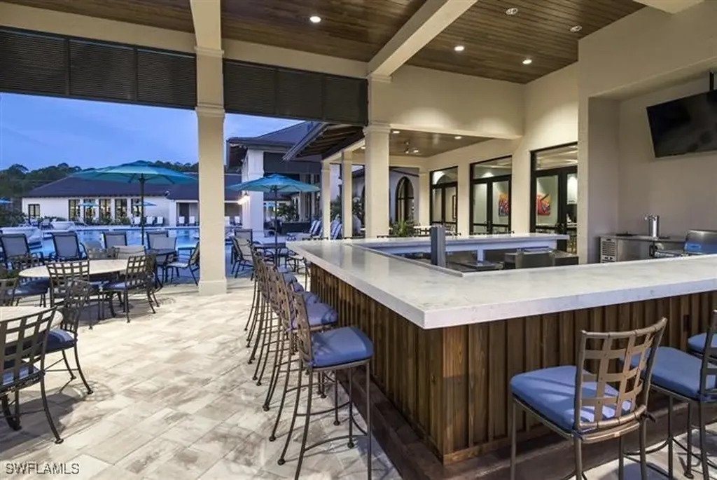 2235 Somerset Place Naples FL 34120