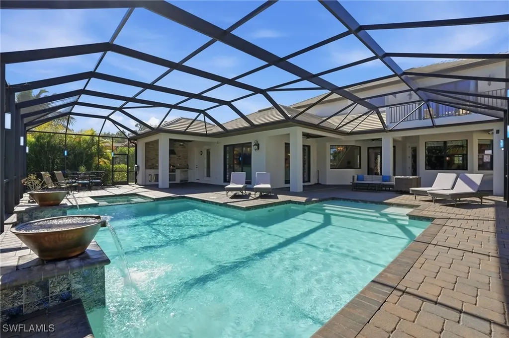 2235 Somerset Place Naples FL 34120
