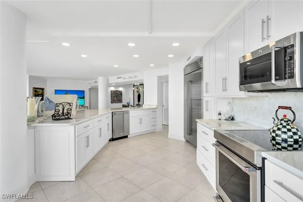 4041 Gulf Shore Boulevard N Naples FL 34103