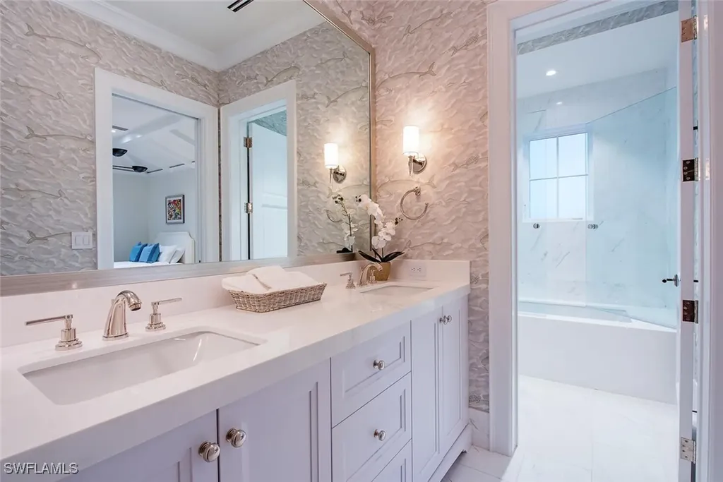 3777 Gordon Drive Naples FL 34102