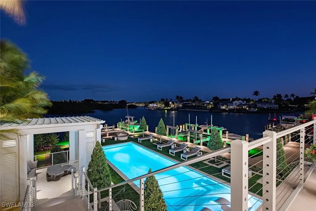 3777 Gordon Drive Naples FL 34102