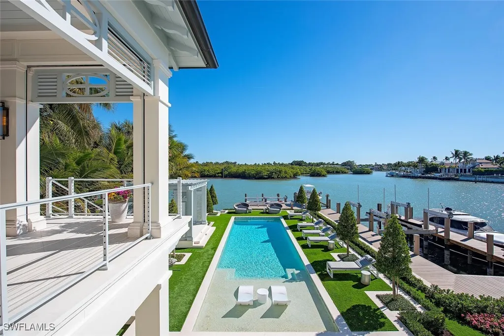 3777 Gordon Drive Naples FL 34102