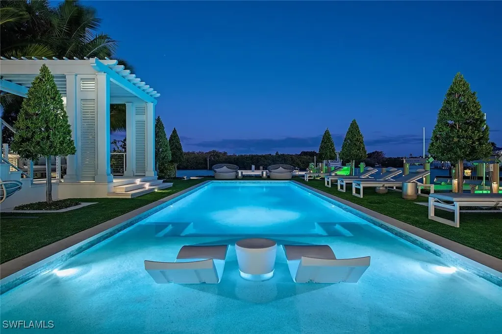 3777 Gordon Drive Naples FL 34102