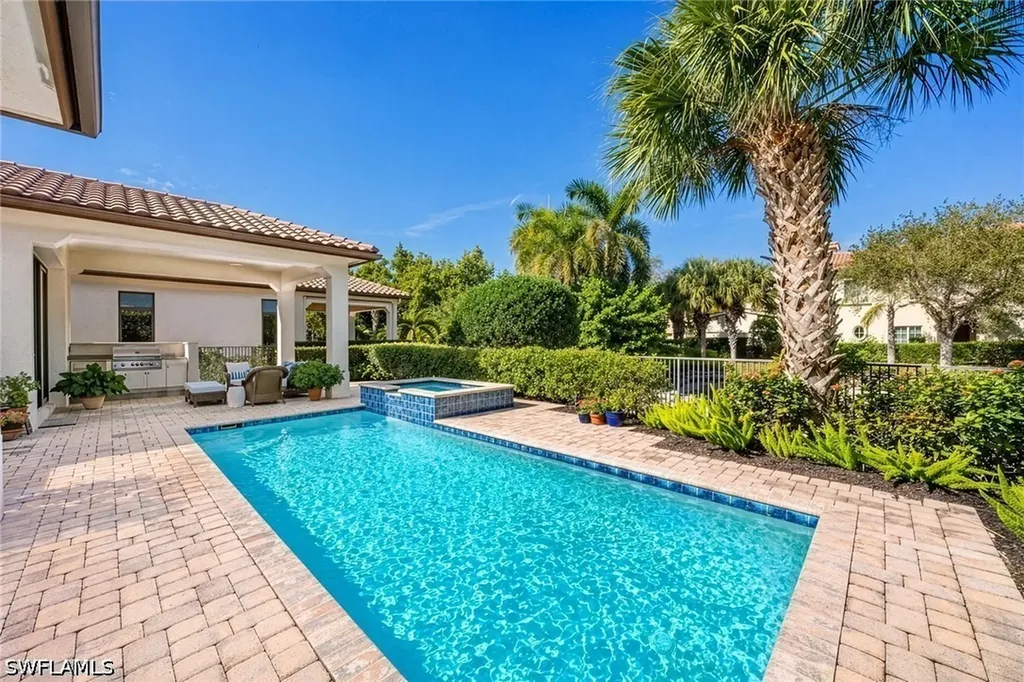 2277 Residence Circle Naples FL 34105