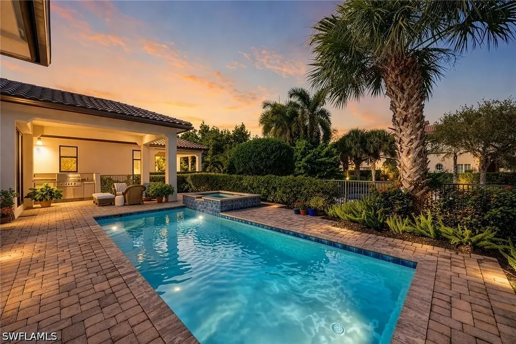 2277 Residence Circle Naples FL 34105