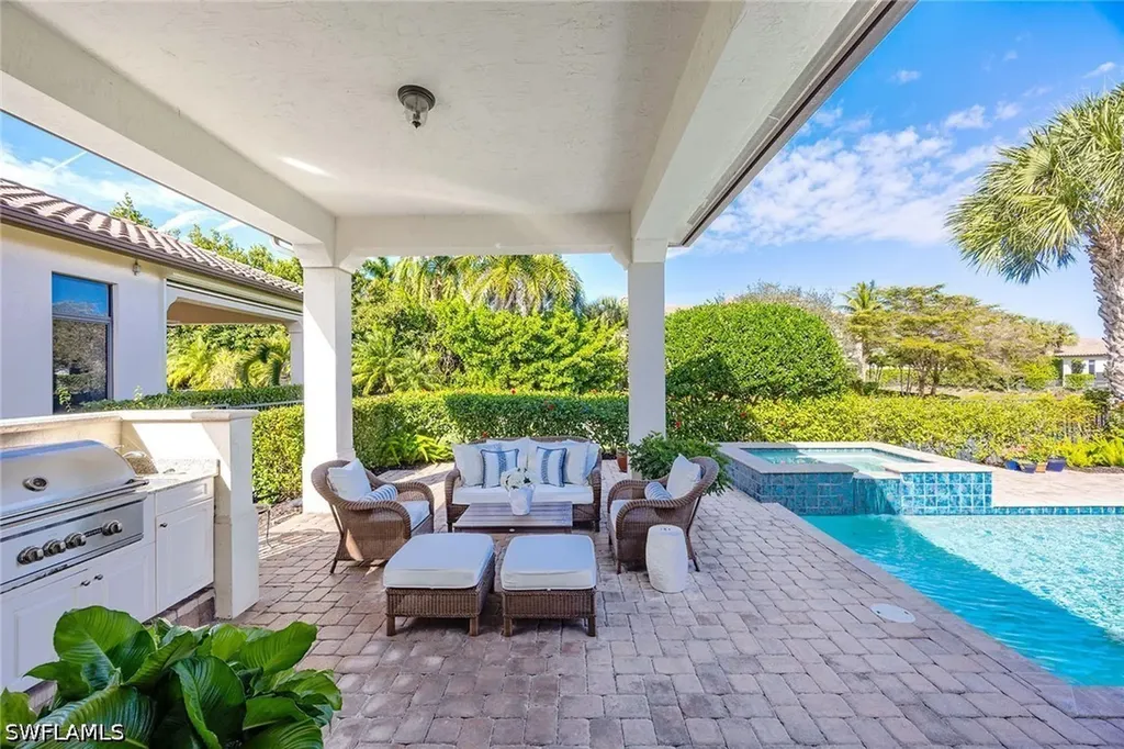 2277 Residence Circle Naples FL 34105