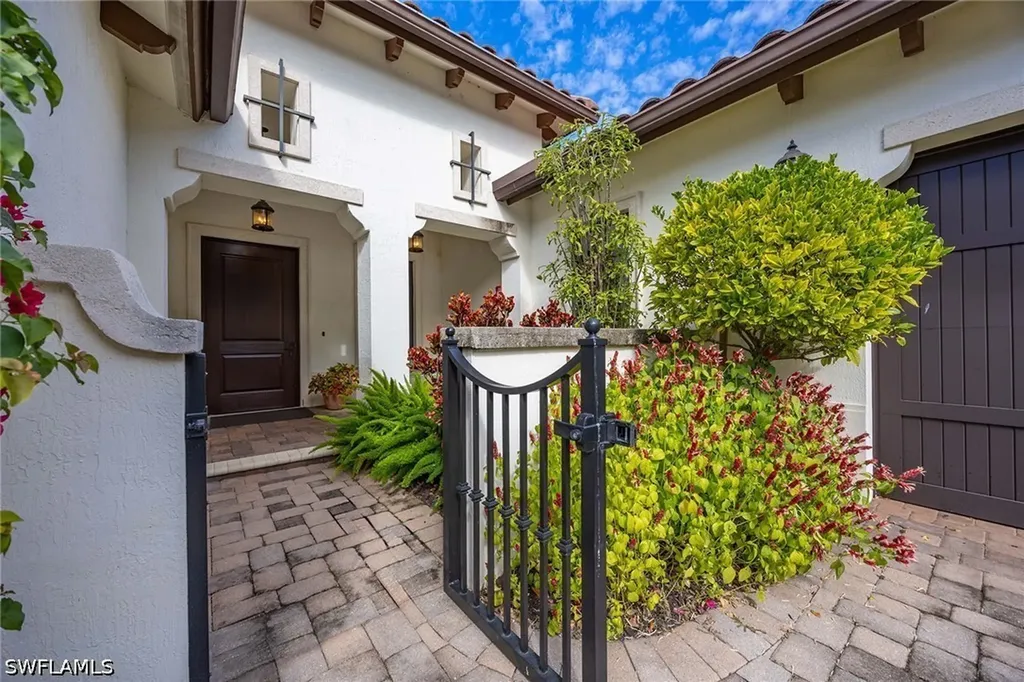 2277 Residence Circle Naples FL 34105