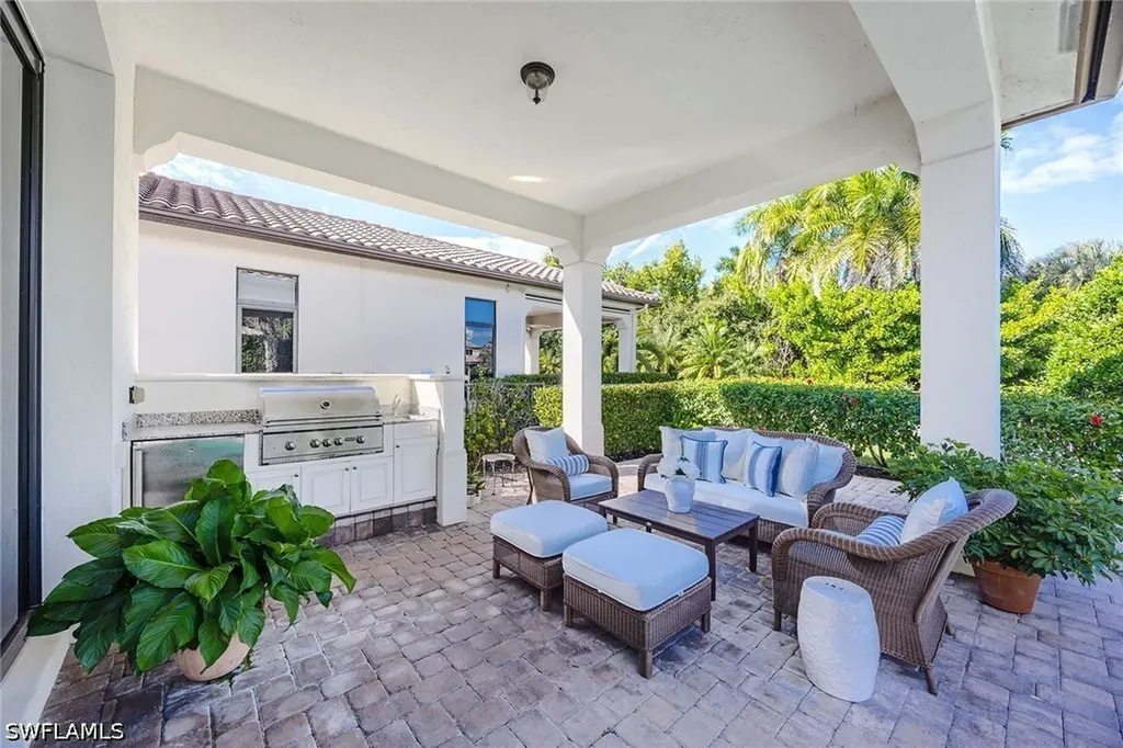 2277 Residence Circle Naples FL 34105