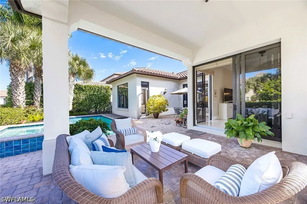 2277 Residence Circle Naples FL 34105