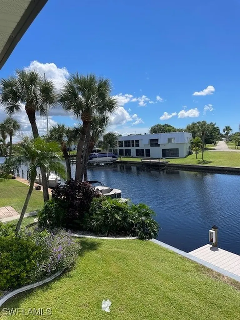 632 Victoria Drive Cape Coral FL 33904