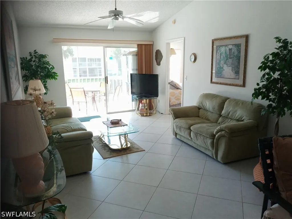 185 Grand Oaks Way Naples FL 34110