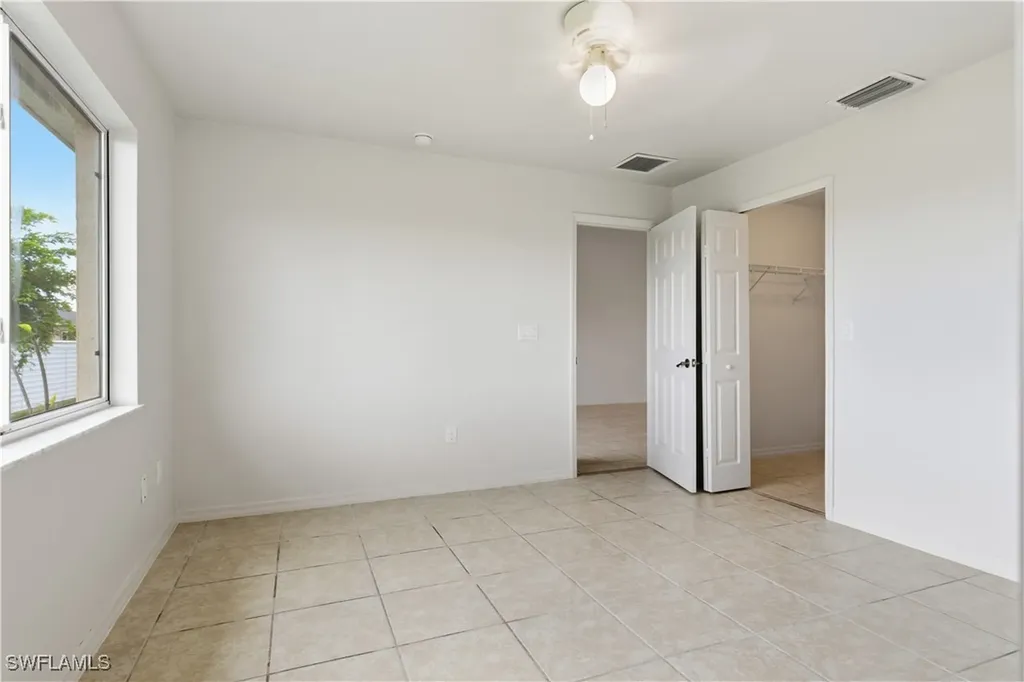 516/518 SE 5th Place Cape Coral FL 33990