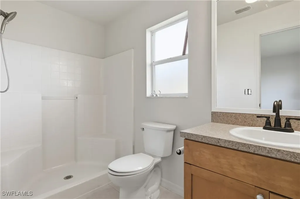 516/518 SE 5th Place Cape Coral FL 33990