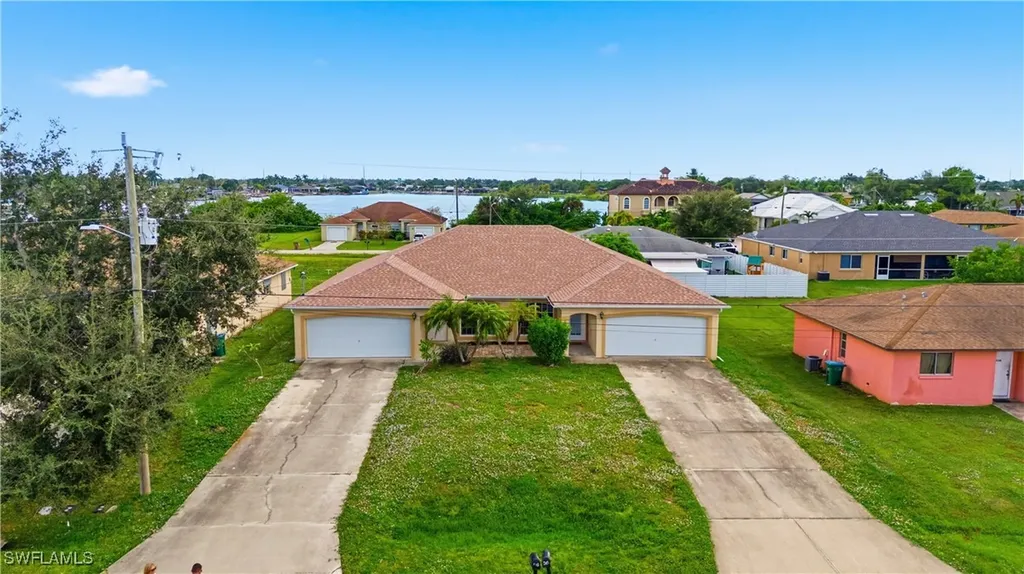 516/518 SE 5th Place Cape Coral FL 33990
