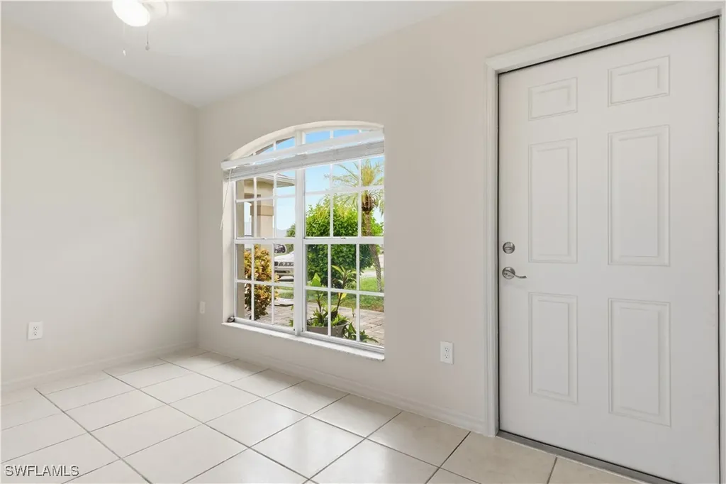 516/518 SE 5th Place Cape Coral FL 33990