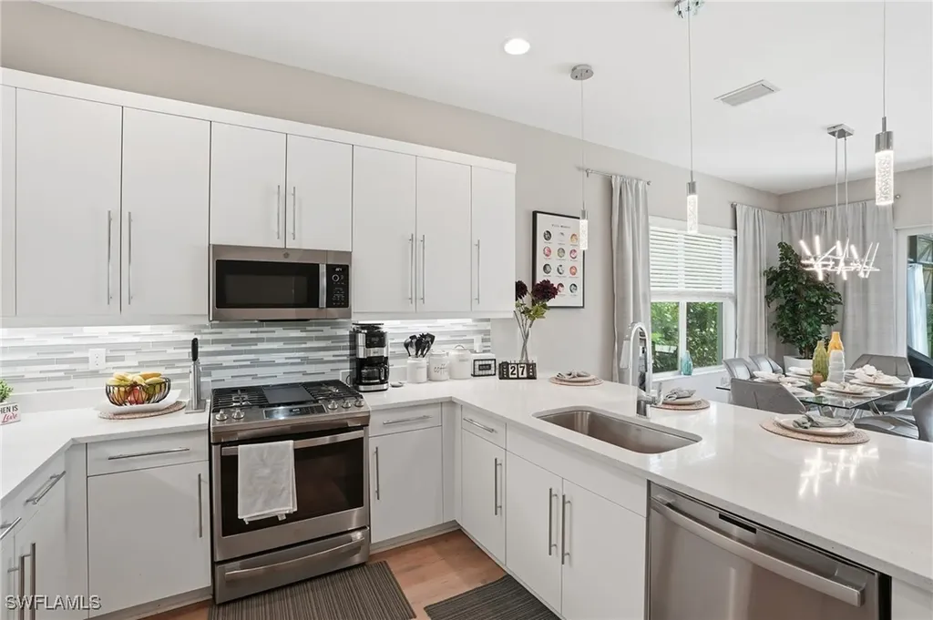 11394 Jacaranda Drive Naples FL 34120