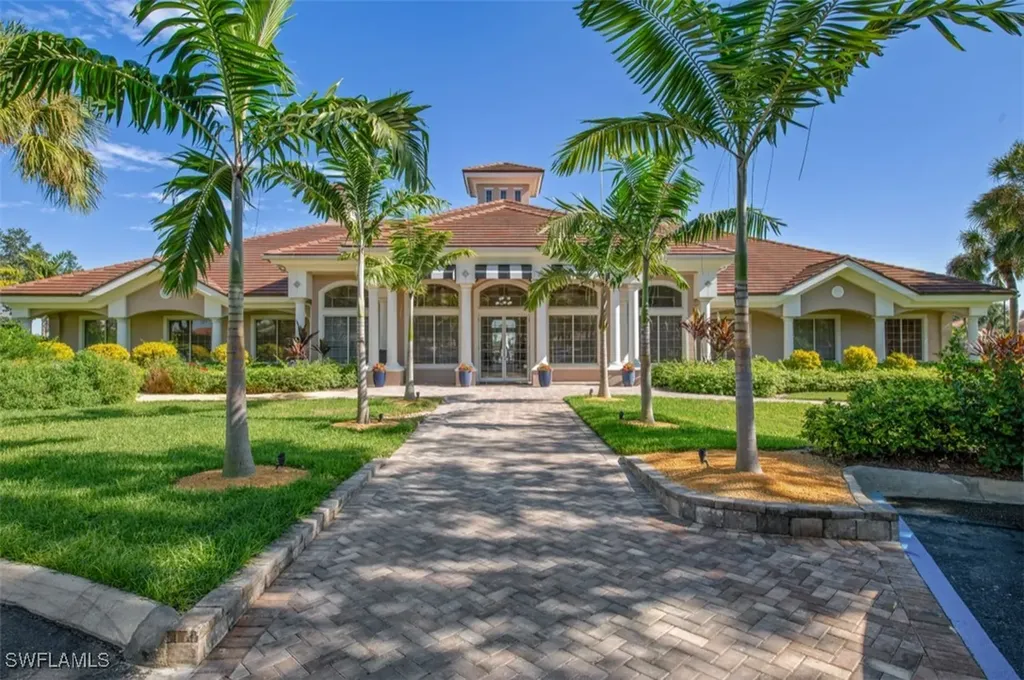 5640 Sandlewood Court Naples FL 34110