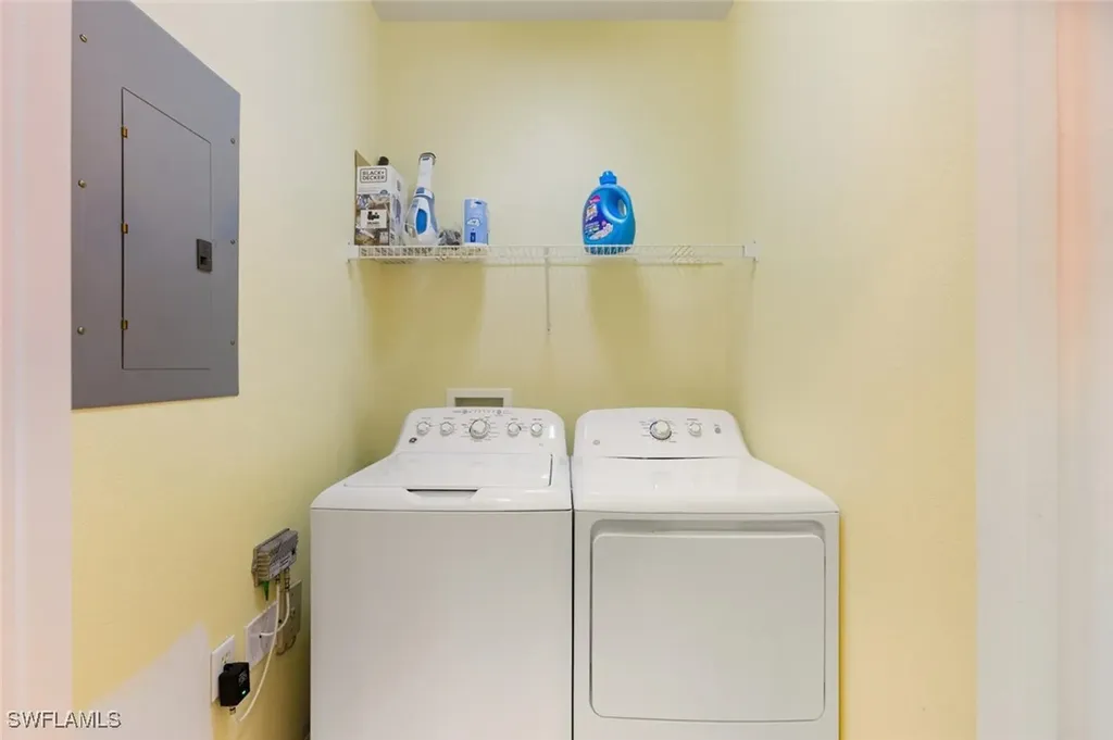 4843 Hampshire Court Naples FL 34112