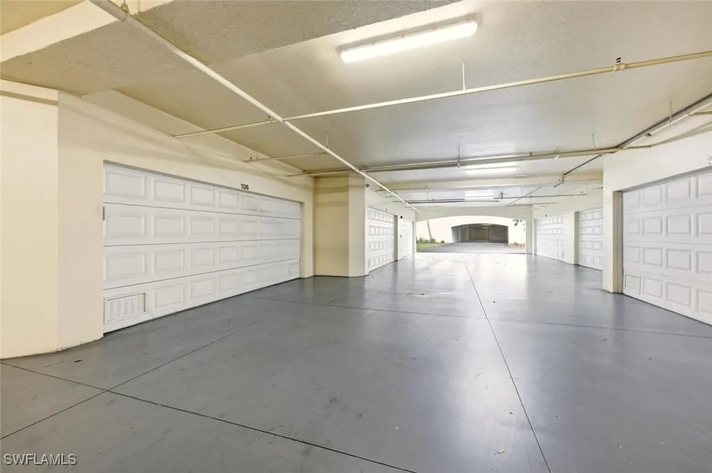 4843 Hampshire Court Naples FL 34112