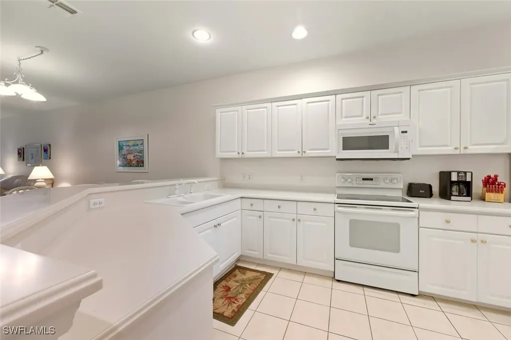 4843 Hampshire Court Naples FL 34112