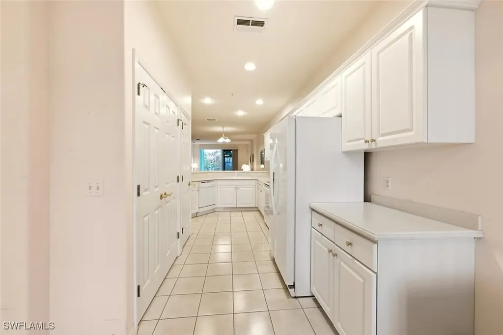 4843 Hampshire Court Naples FL 34112