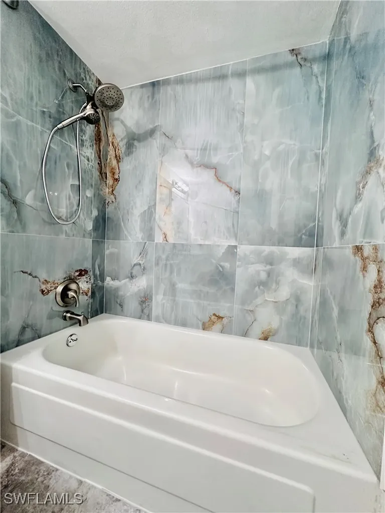 72 7th Street S Naples FL 34102