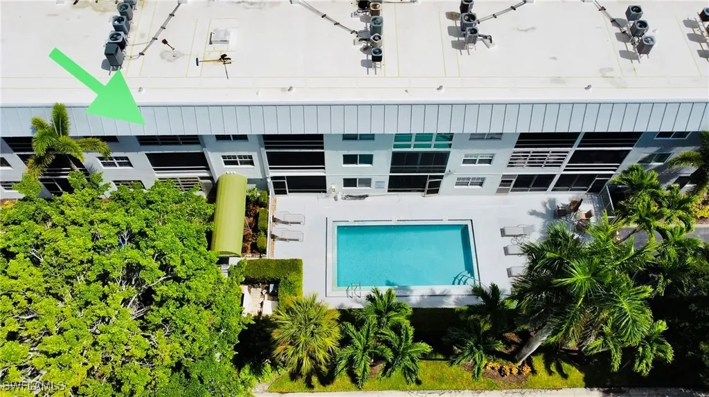 72 7th Street S Naples FL 34102