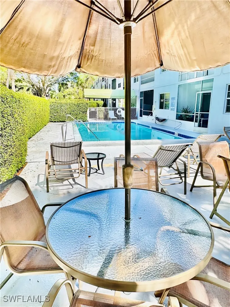 72 7th Street S Naples FL 34102