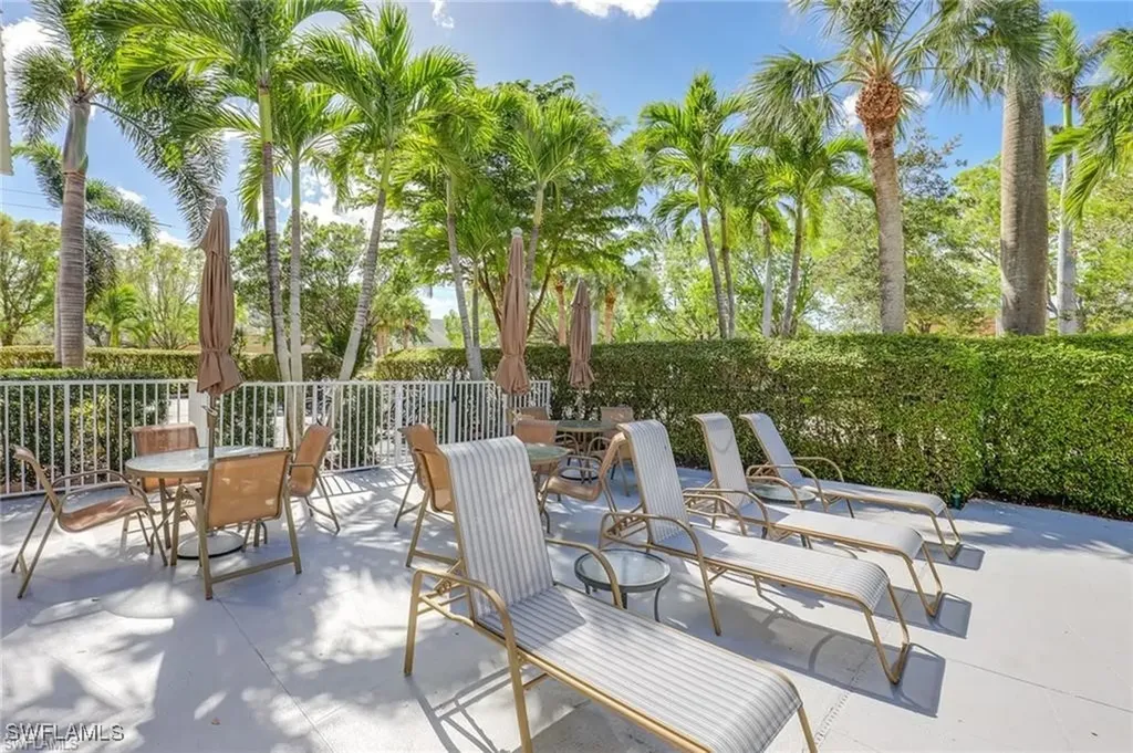 72 7th Street S Naples FL 34102