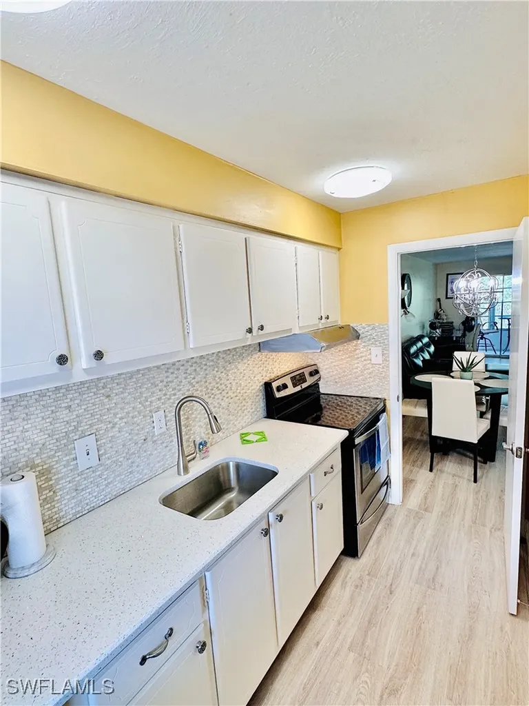 72 7th Street S Naples FL 34102