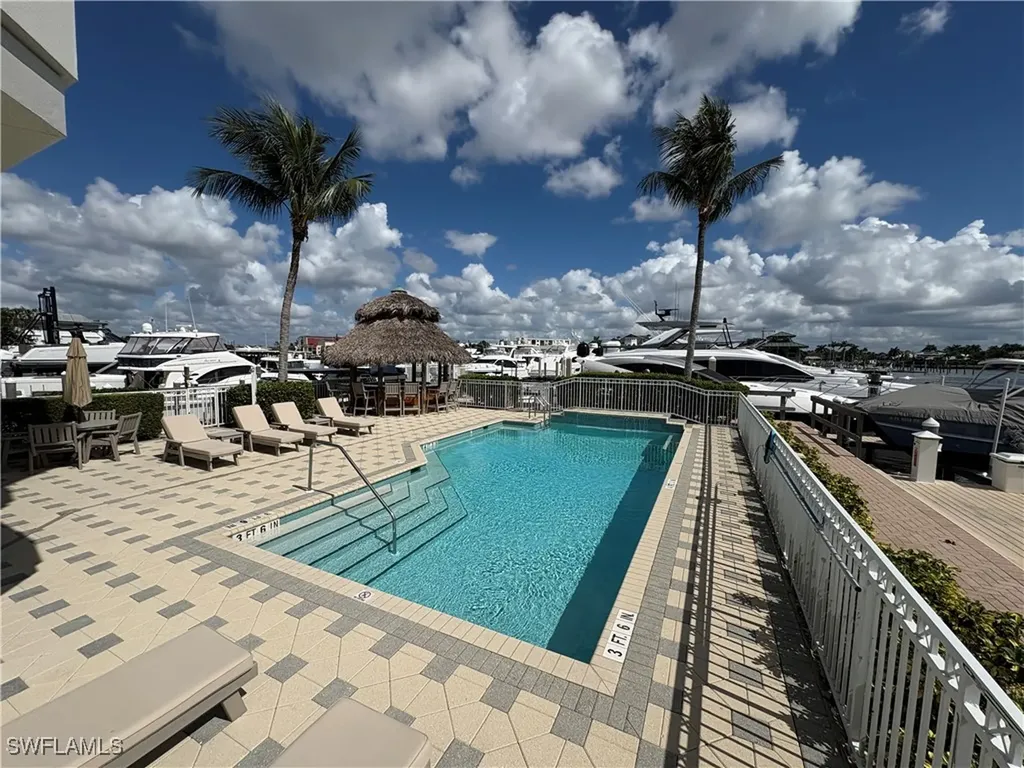 891 10th Street S Naples FL 34102