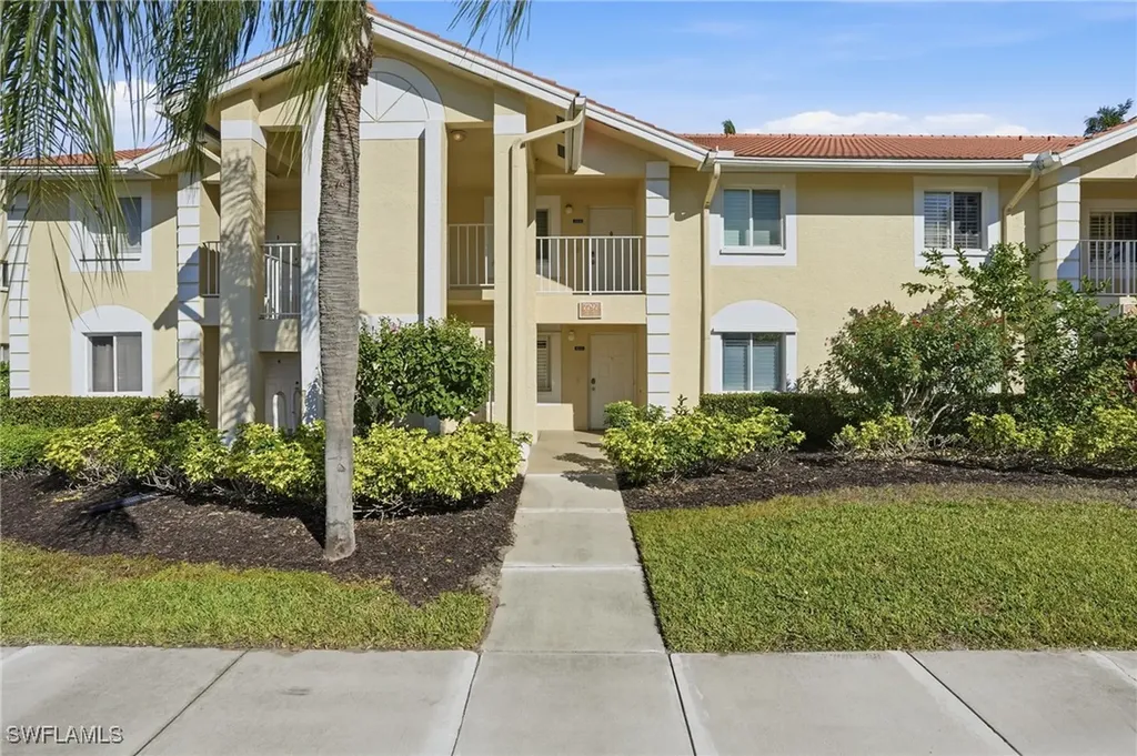 7797 Esmeralda Way Naples FL 34109