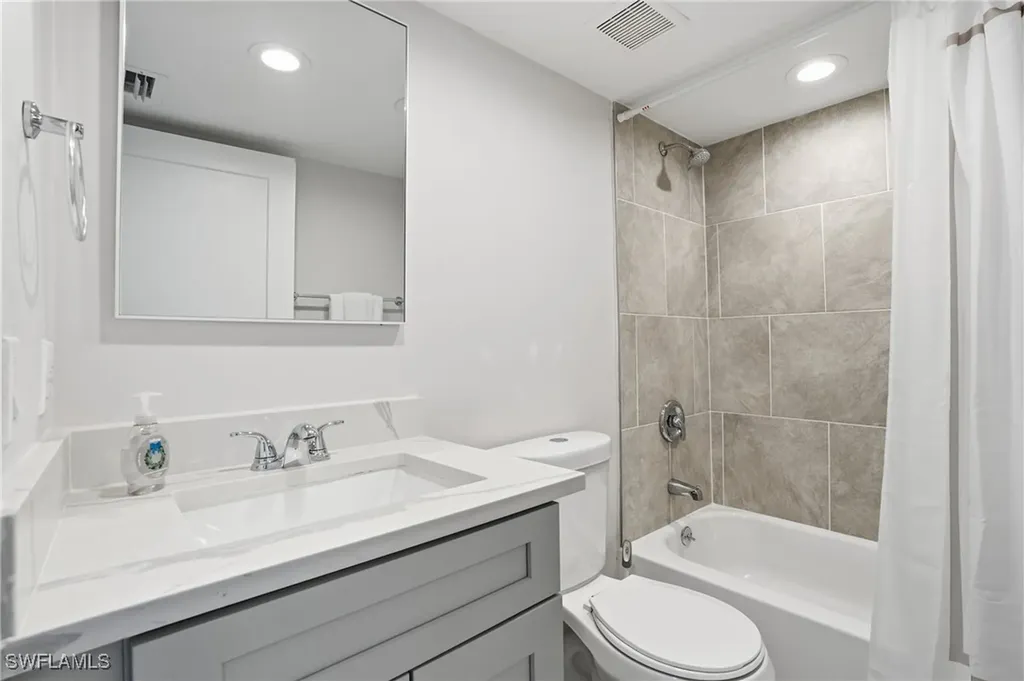 7797 Esmeralda Way Naples FL 34109