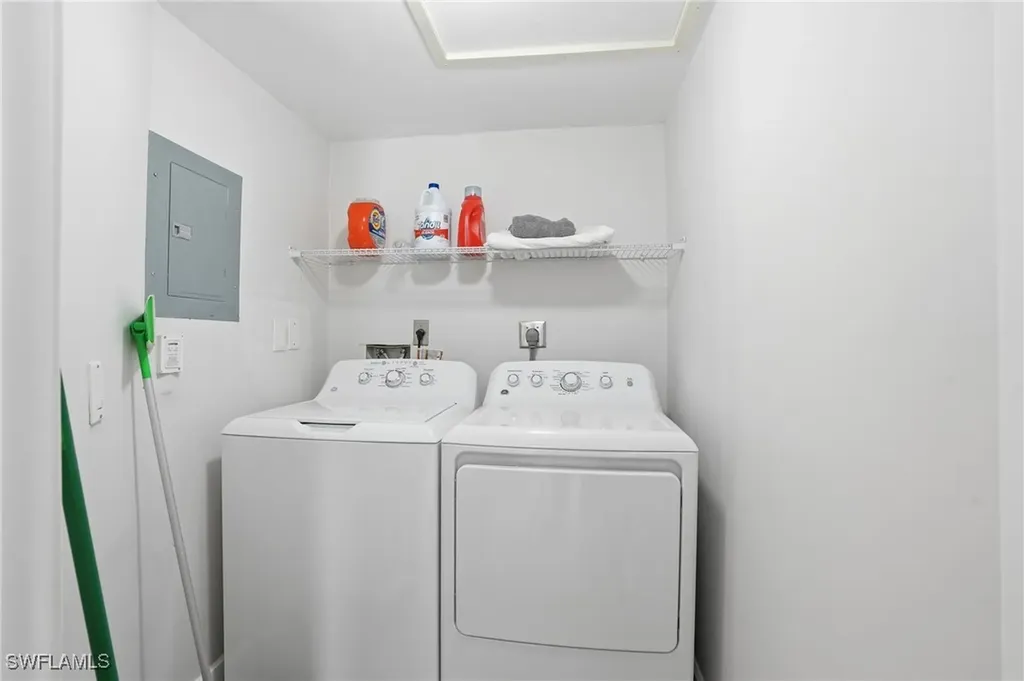 7797 Esmeralda Way Naples FL 34109