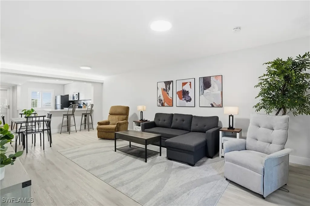 7797 Esmeralda Way Naples FL 34109