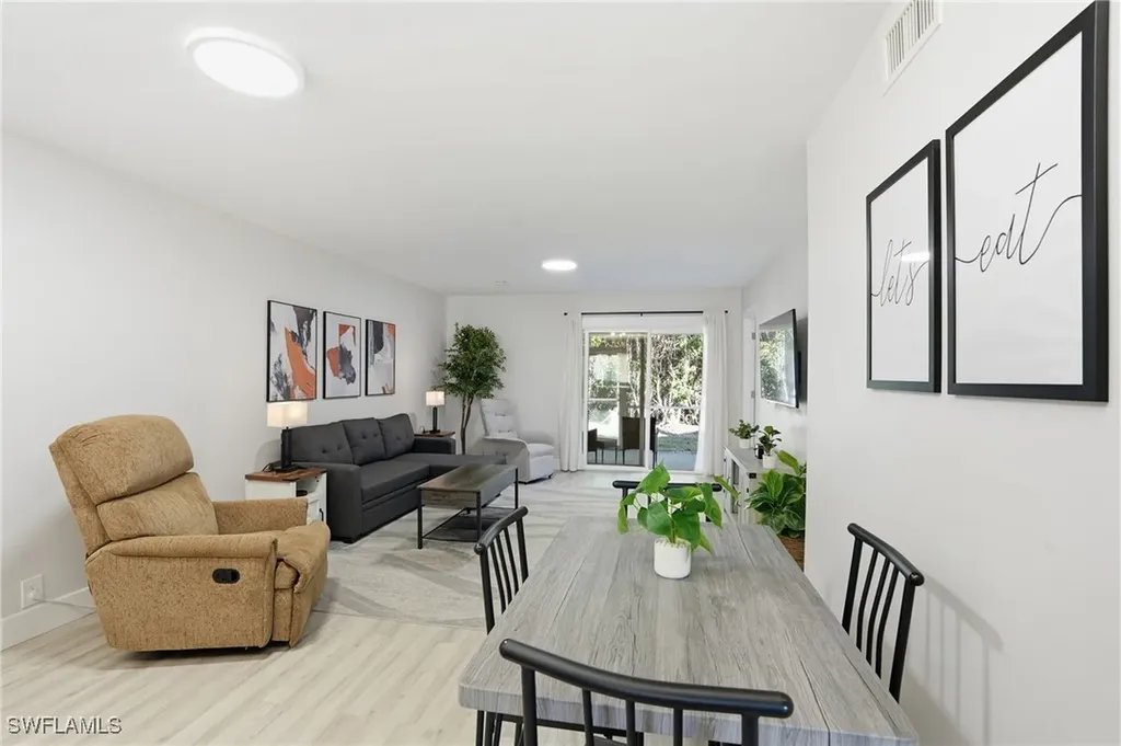 7797 Esmeralda Way Naples FL 34109