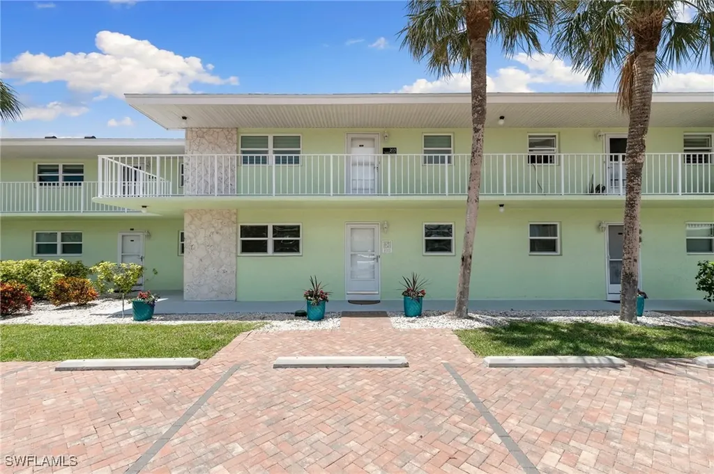 860 Panama Court Marco Island FL 34145