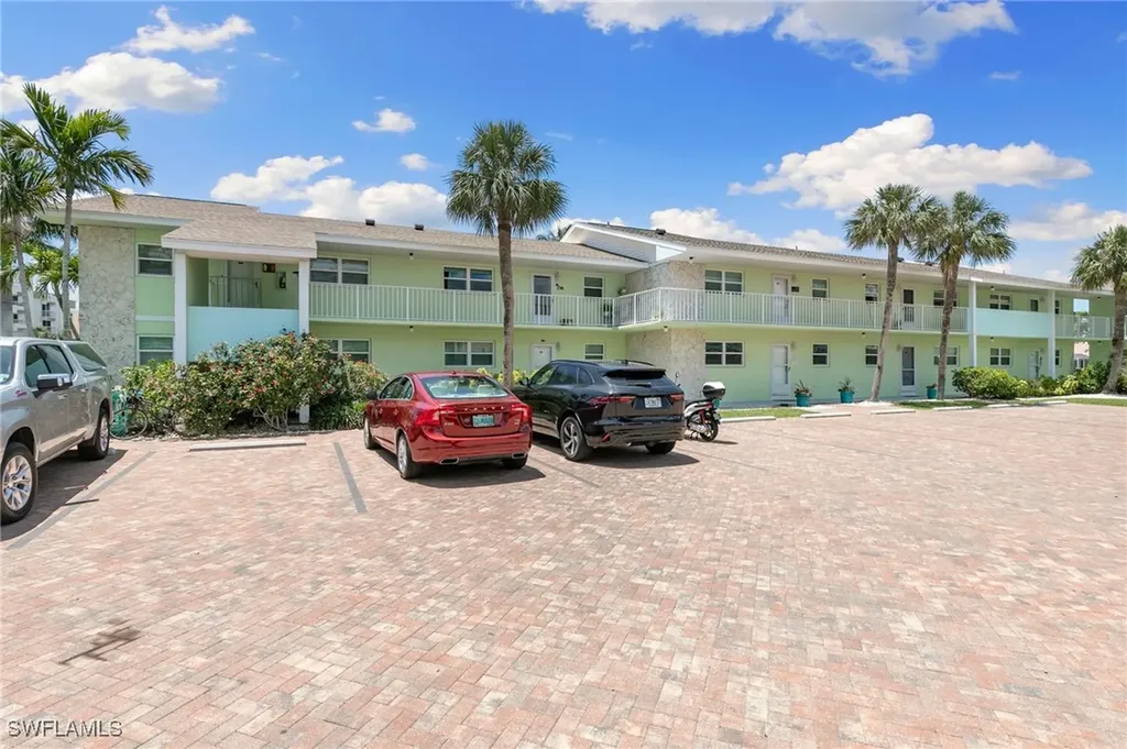 860 Panama Court Marco Island FL 34145