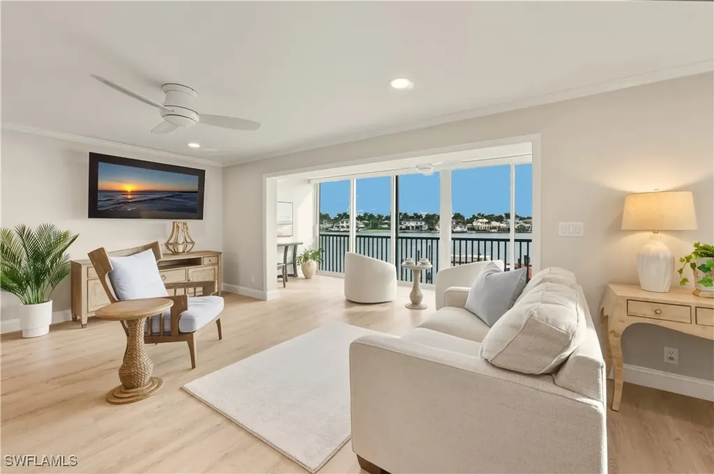 222 Harbour Drive Naples FL 34103