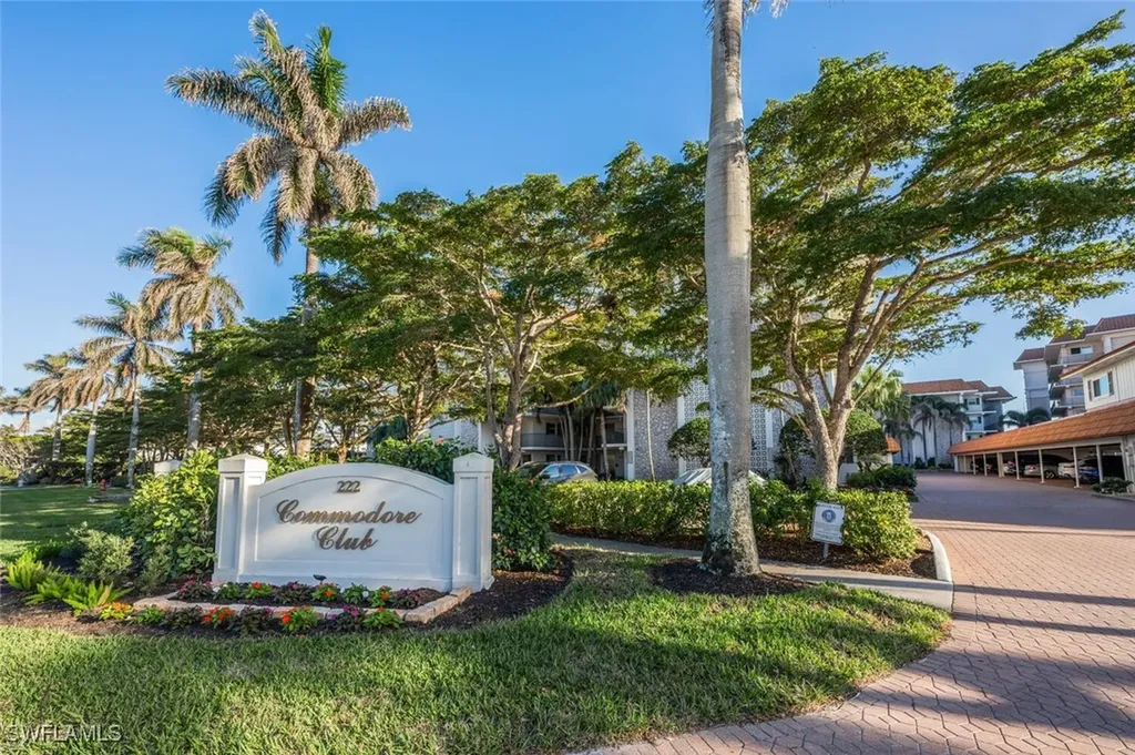 222 Harbour Drive Naples FL 34103