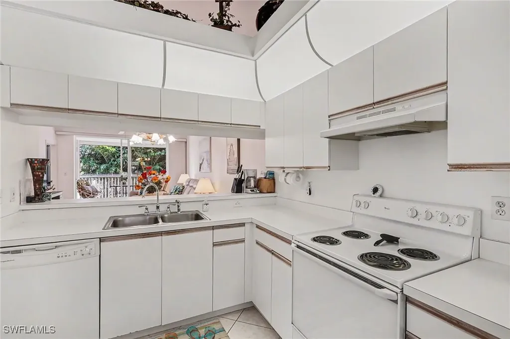 326 Bradstrom Circle Naples FL 34113