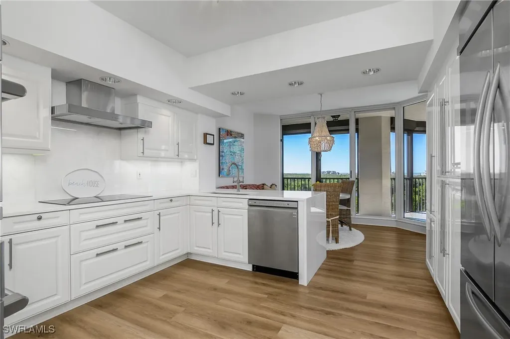 8990 Bay Colony Drive Naples FL 34108