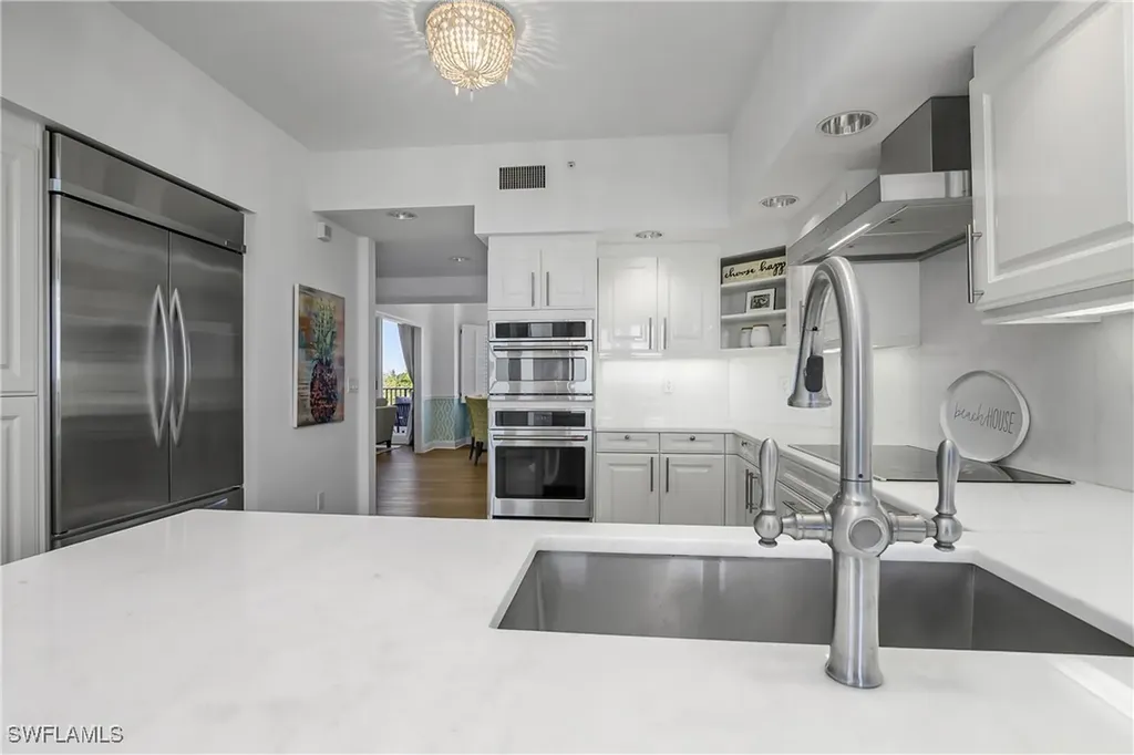 8990 Bay Colony Drive Naples FL 34108