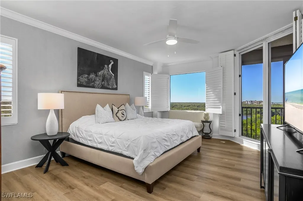 8990 Bay Colony Drive Naples FL 34108