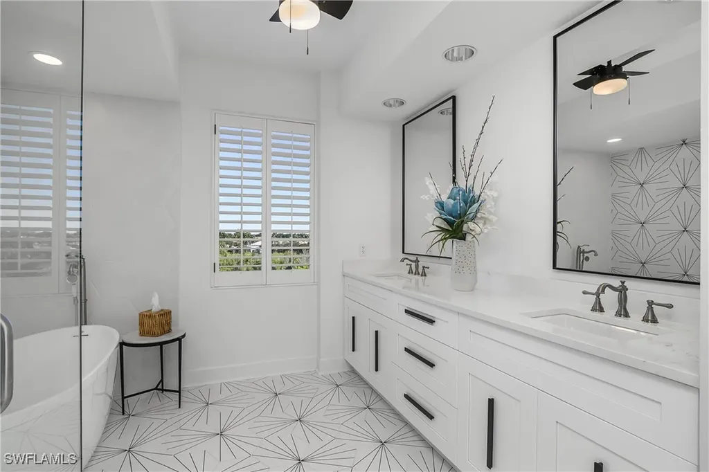 8990 Bay Colony Drive Naples FL 34108