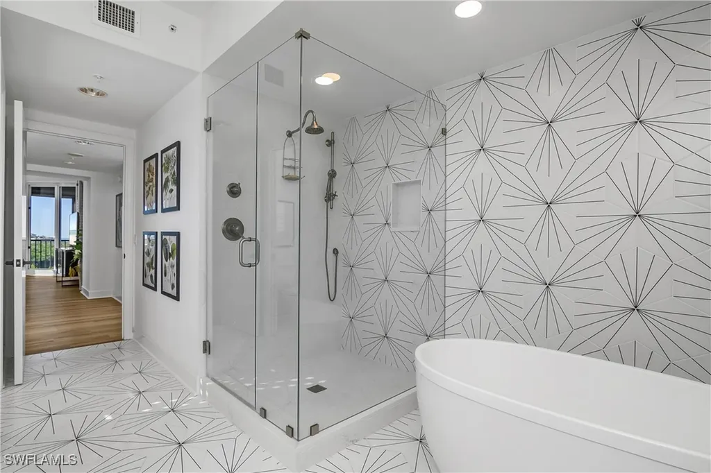 8990 Bay Colony Drive Naples FL 34108