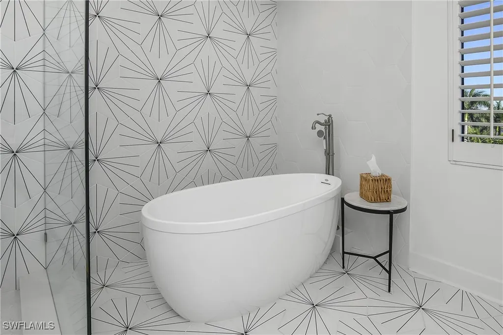 8990 Bay Colony Drive Naples FL 34108