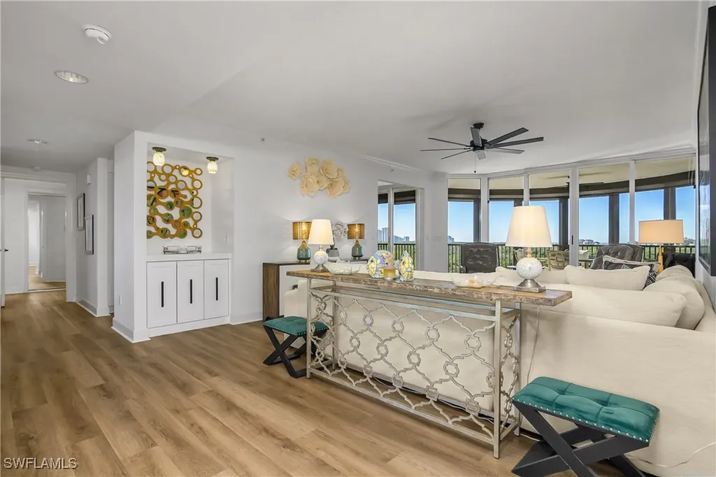 8990 Bay Colony Drive Naples FL 34108