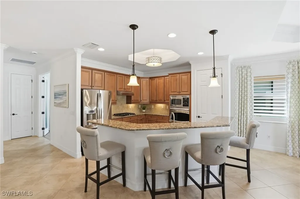 3022 Aviamar Circle Naples FL 34114