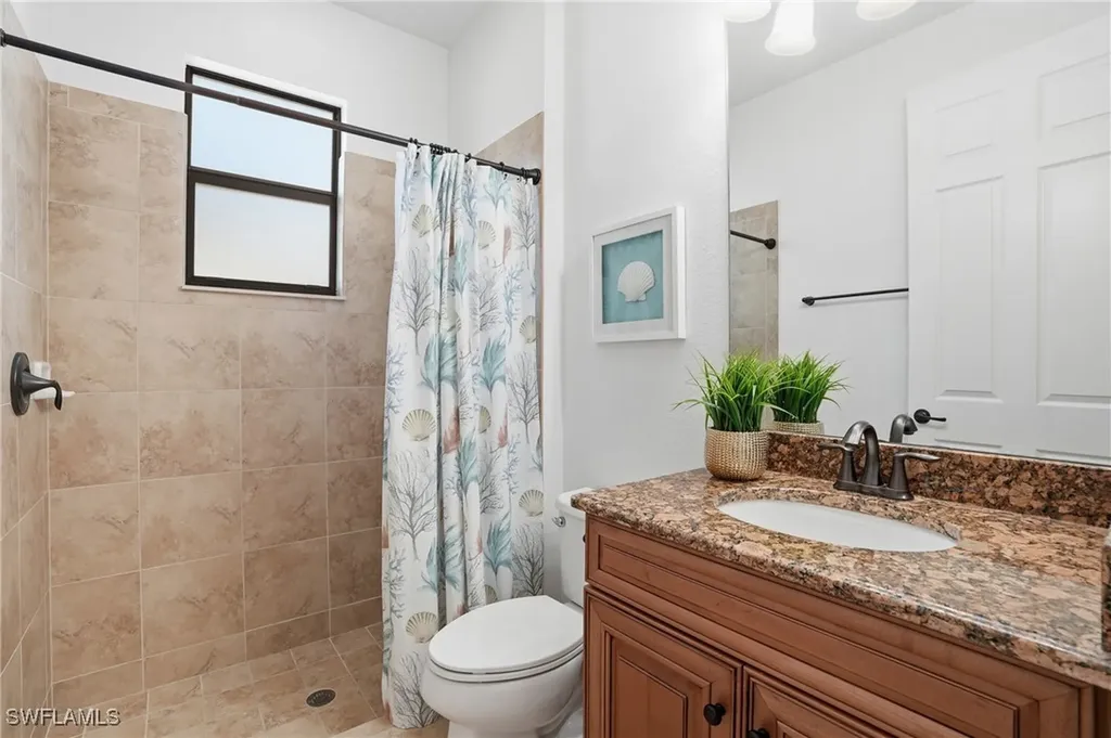3022 Aviamar Circle Naples FL 34114